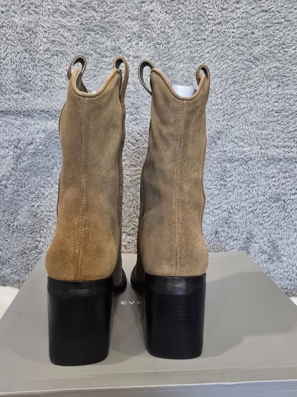 Everlane Outlaw Boot Sand Suede Women's Sizes NEW in BOX - Picture 5 of 16